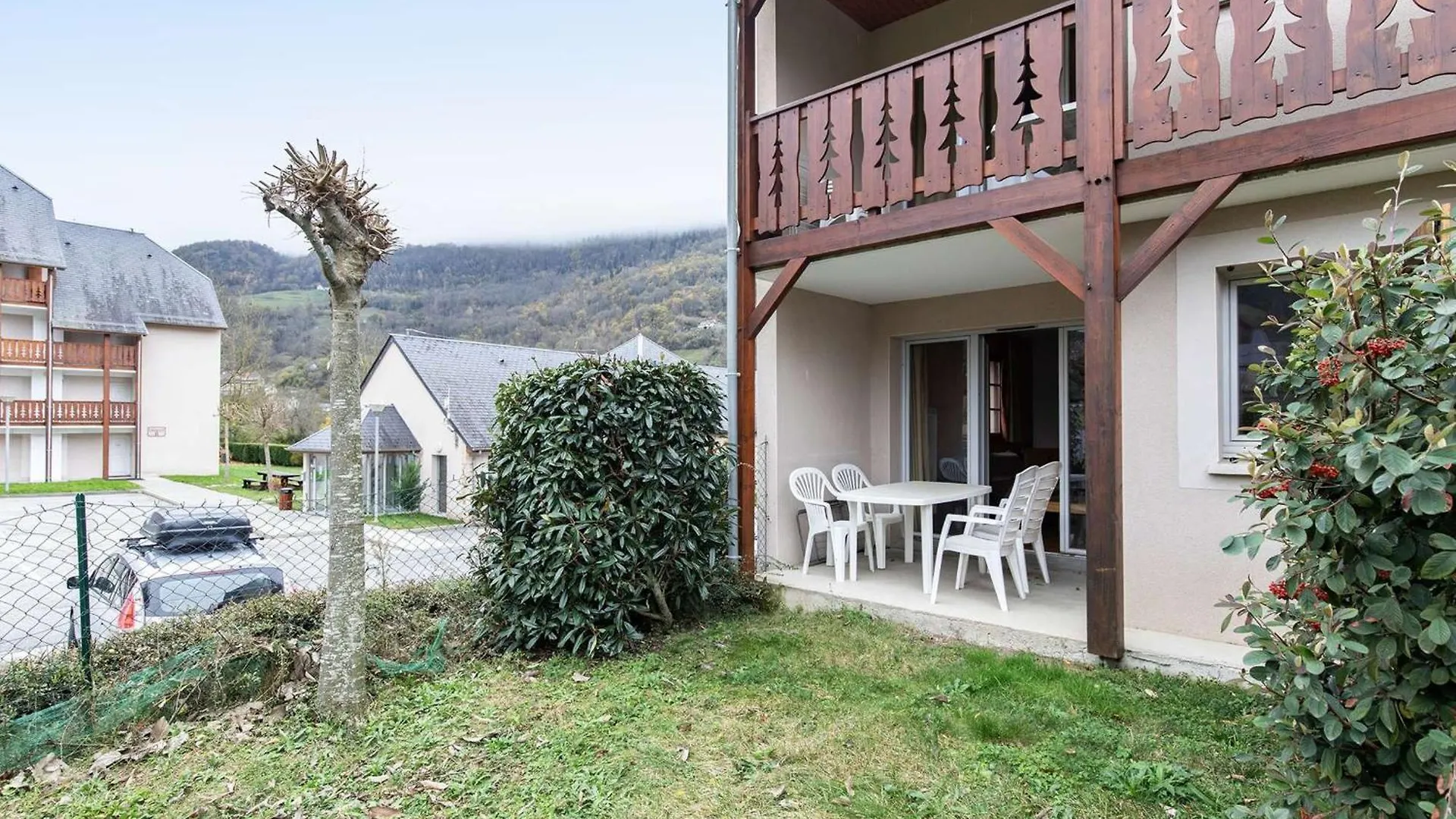 T3 Avec Jardin, Piscine, Sauna, Hammam - Proche Commodites, Ski Et Thermes - 4 Pers, Luz-Saint-Sauveur - Fr-1-402-135 0*,  Francie