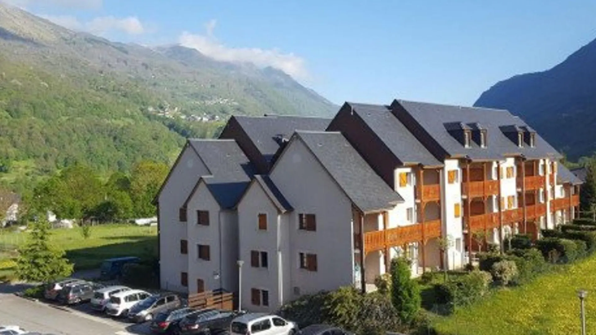 T3 Avec Jardin, Piscine, Sauna, Hammam - Proche Commodites, Ski Et Thermes - 4 Pers, Luz-Saint-Sauveur - Fr-1-402-135